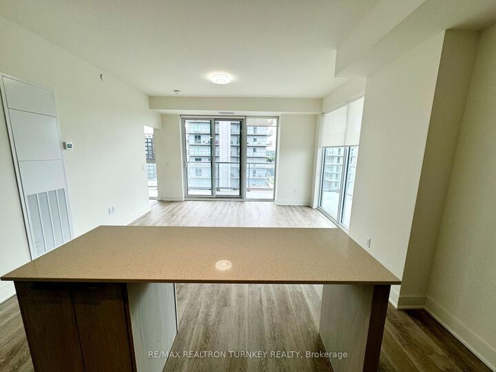 Property Photo:  185 Deerfield Road 903  ON L3Y 0G7 