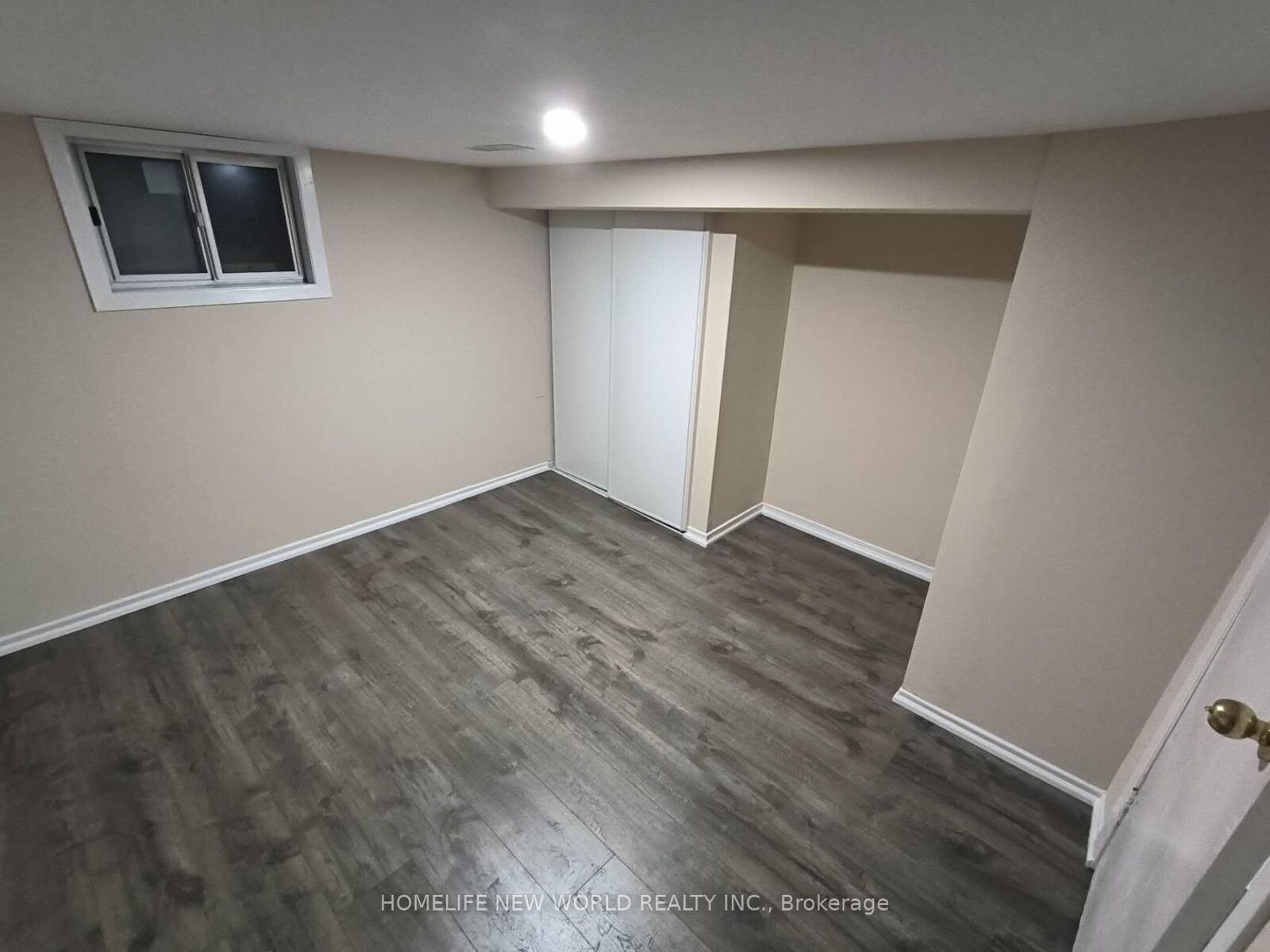Property Photo:  55 Chamberlain B1 Avenue  ON M6E 4J9 