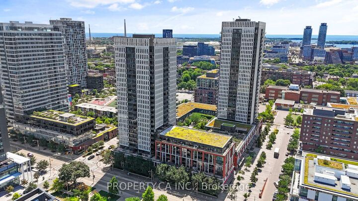 Property Photo:  170 Sumach Street 2212  ON M5A 0C3 