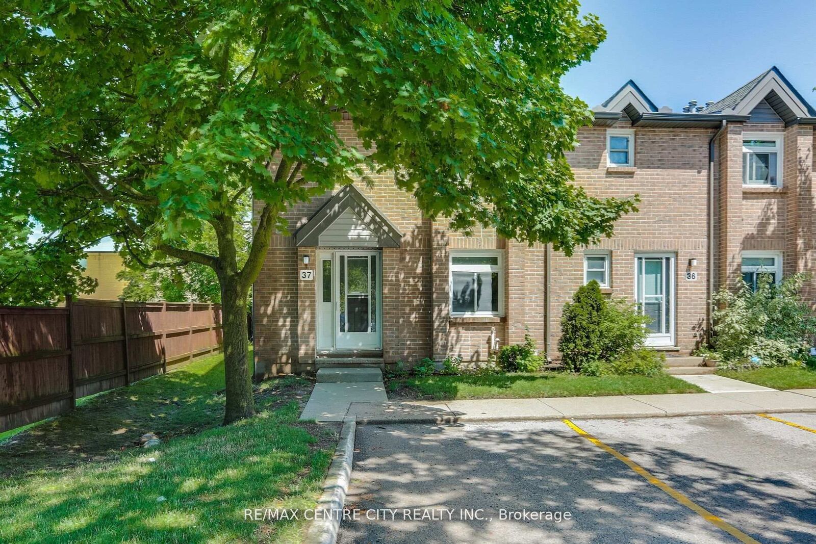 Property Photo:  1294 Byron Baseline Road 37  ON N6K 4G8 