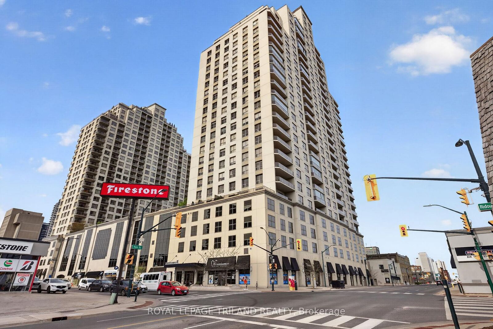 Property Photo:  330 Ridout Street N 801  ON N6C 3Z3 