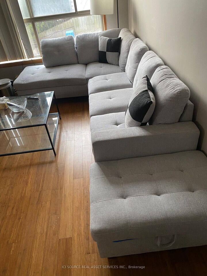 Property Photo: 249 Major Mackenzie Drive E 204 ON L4C 9M8