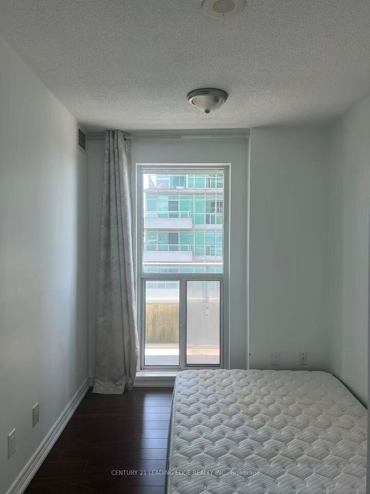 Property Photo: 70 Town Centre Court 704 ON M1P 0B2