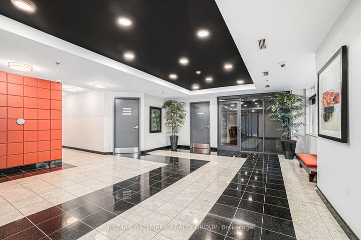 Property Photo:  445 Laurier Avenue W Ph#4  ON K1N 6R4 