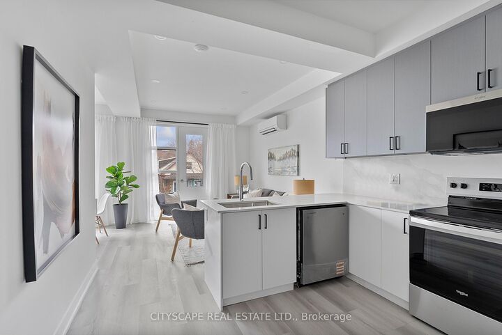 Property Photo:  589 Oakwood Avenue 2 - Main  ON M6E 2X8 