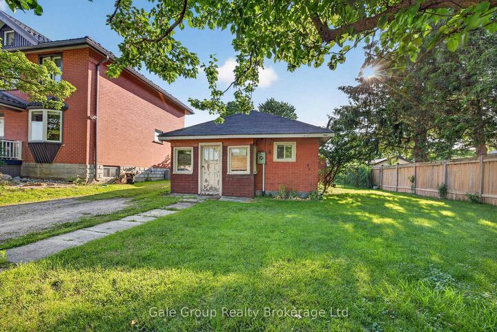 15 Fidler Avenue — photo 1