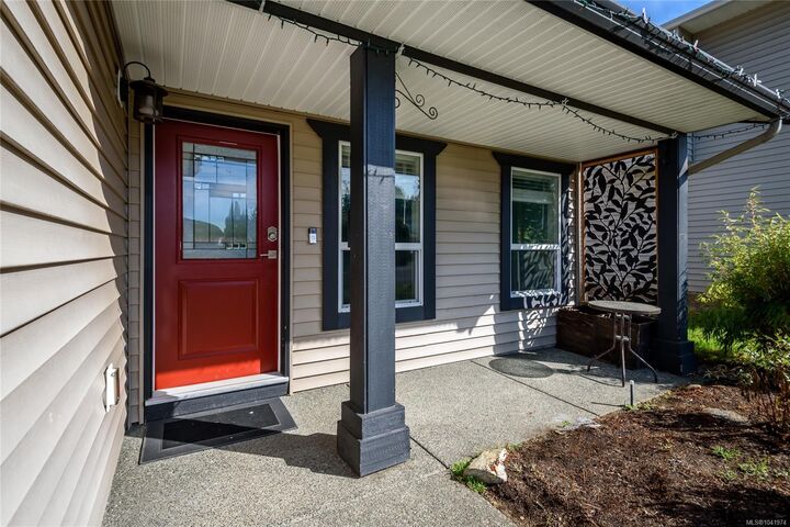 Property Photo: 1416 Noel Ave BC V9M 3C6