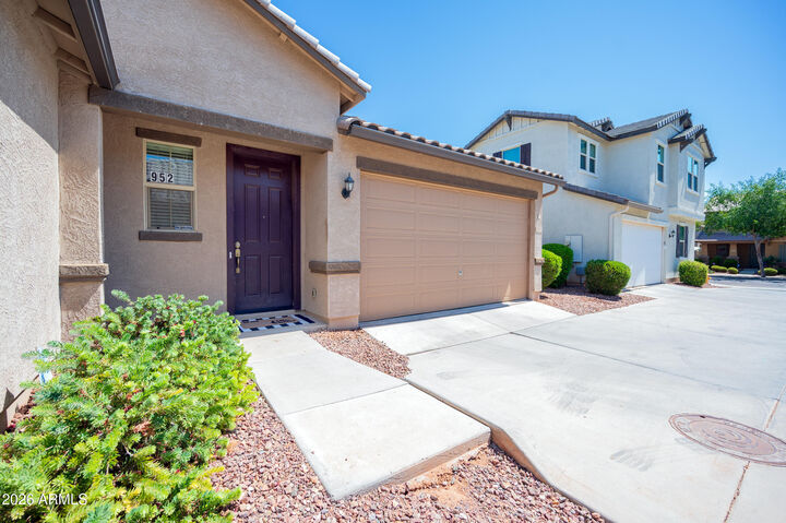 Property Photo:  952 S Olympic Drive  AZ 85296 