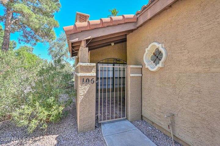 Property Photo:  6945 E Cochise Road Unit 106  AZ 85253 
