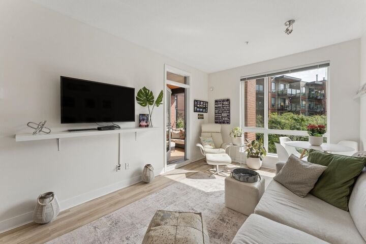 Property Photo:  733 W 3rd Street 312  BC V7M 0C8 