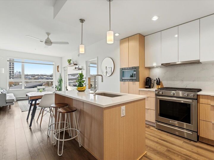 Property Photo: 2188 Madison Avenue 307 BC V5C 0J8