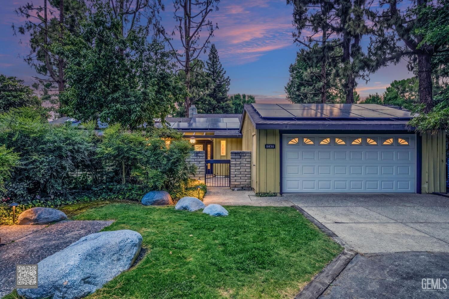 Property Photo: 5830 Riggs Court CA 93306