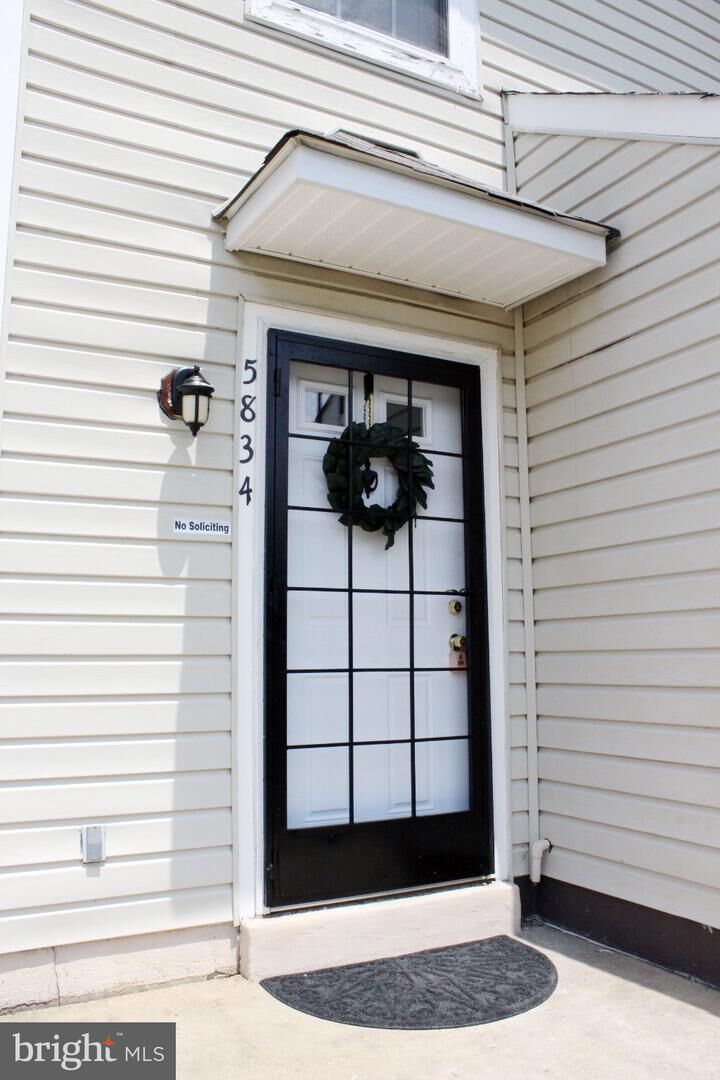 Property Photo:  5834 N Holly Springs Drive 2  MD 20743 