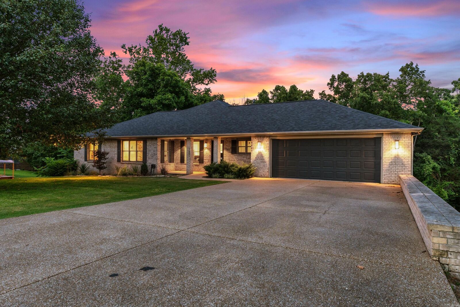 Property Photo:  1601 Inverness  AR 72653 