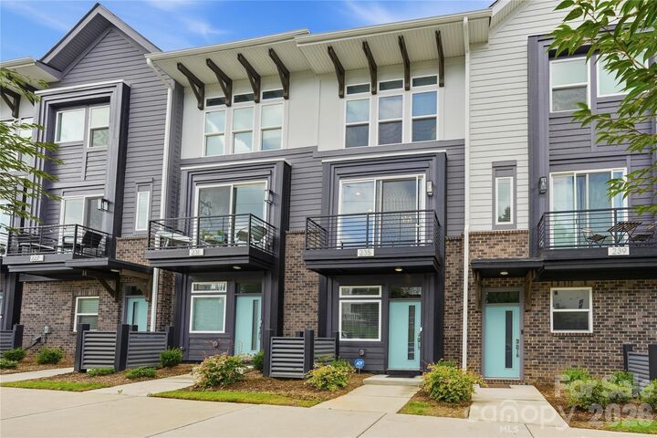 Property Photo: 235 S Bruns Avenue NC 28208