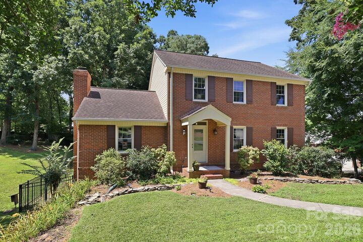 Property Photo:  340 Walnut Point Drive  NC 28105 