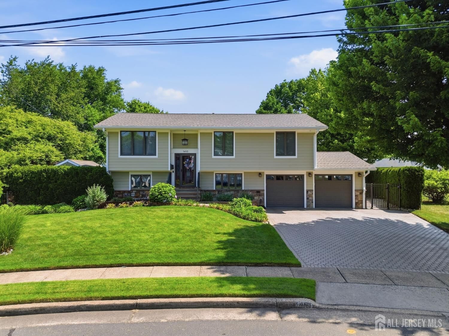 Property Photo: 1453 Tooz Place NJ 07080