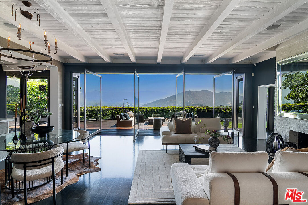 Property Photo:  7318 Pacific View Dr  CA 90068 