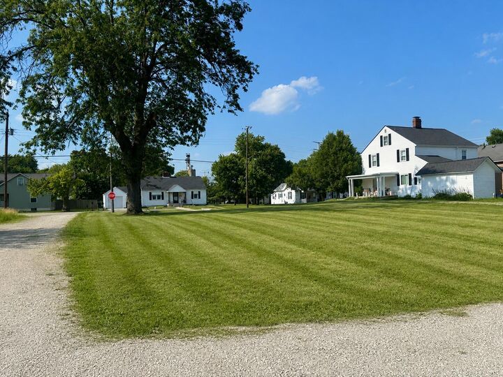Property Photo: 7135 E Main Street OH 43153