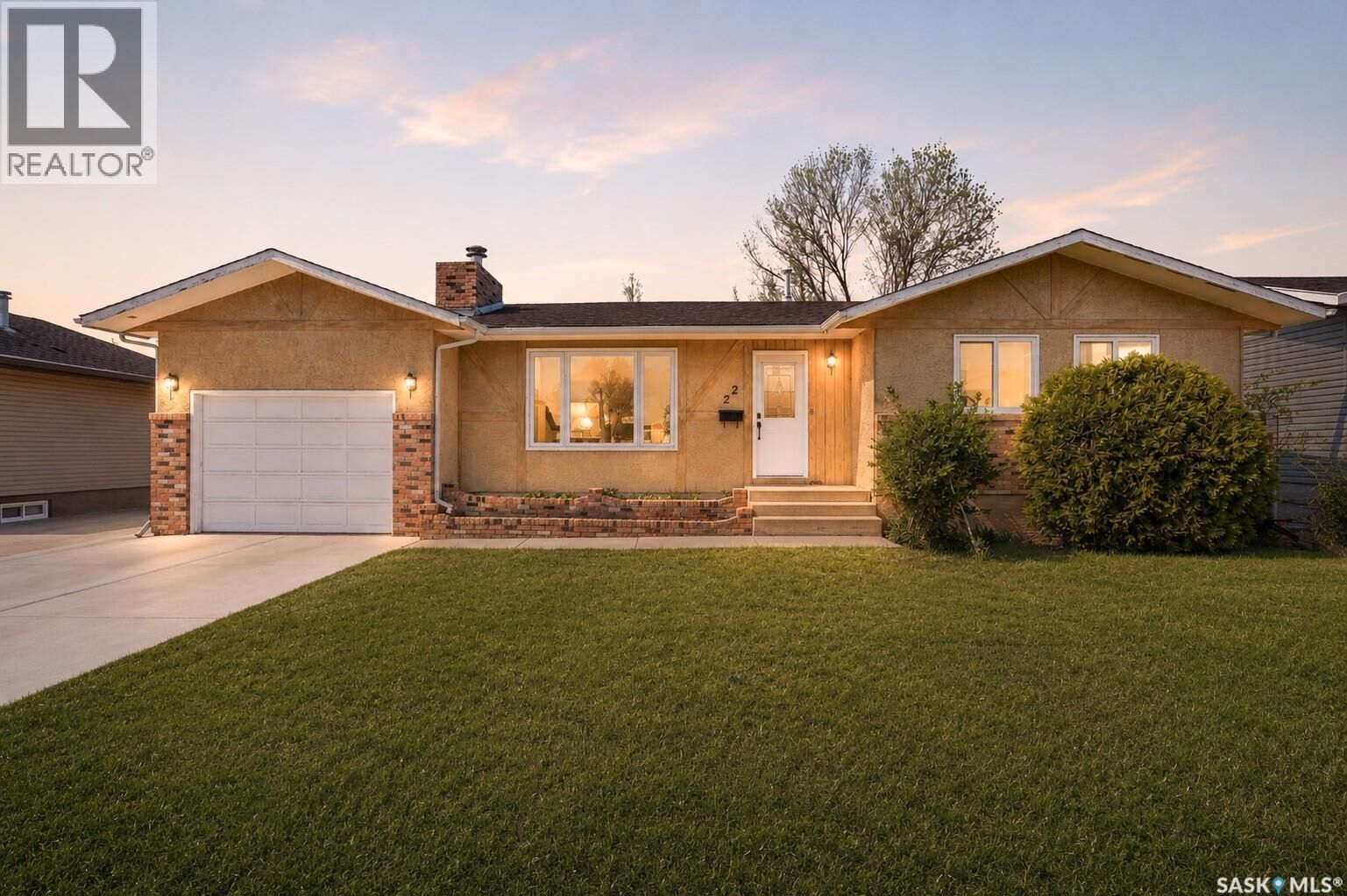 Property Photo: 22 Edelweiss Crescent SK S6J 1E5