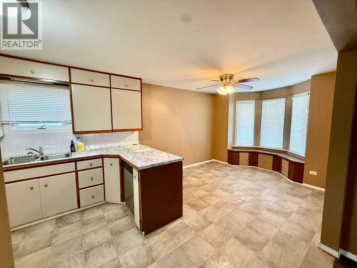 Property Photo:  5208 47 Street  AB T0B 3S0 
