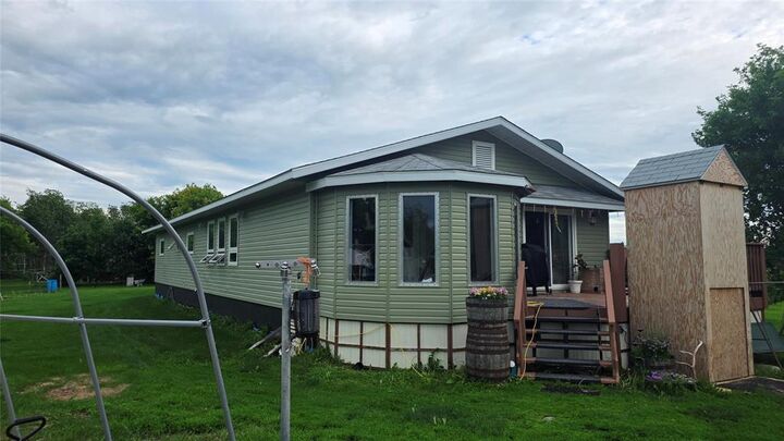 Property Photo: 8014 Road 117ne Road Northeast MB R0C 2C0