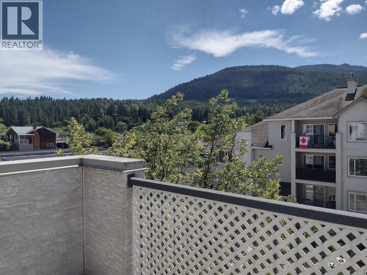 Property Photo:  640 3 Street Southwest 406  BC V1E 2R3 