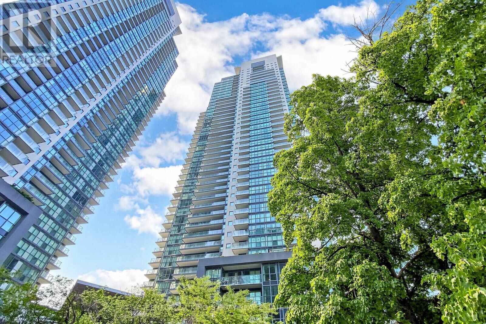 Property Photo:  5168 Yonge Street Lph101  ON M2N 0G1 