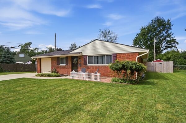 Property Photo:  2425 Acorn Drive  OH 45419 