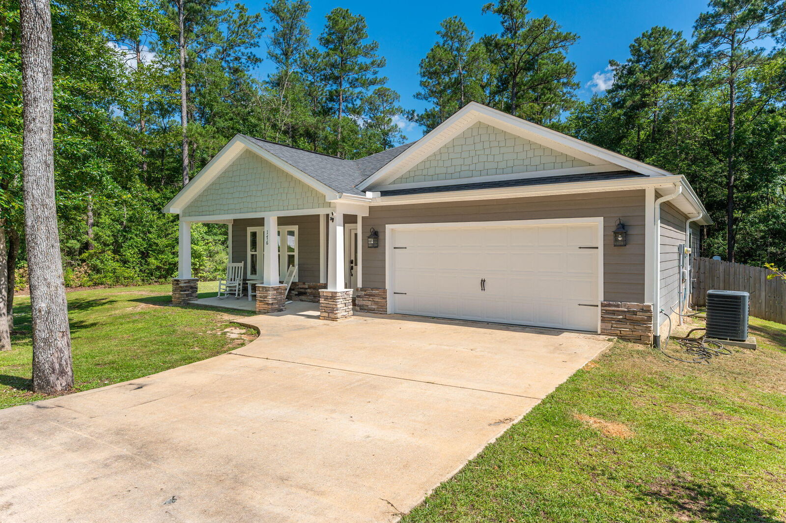 Property Photo: 176 Seneca Trail FL 32536