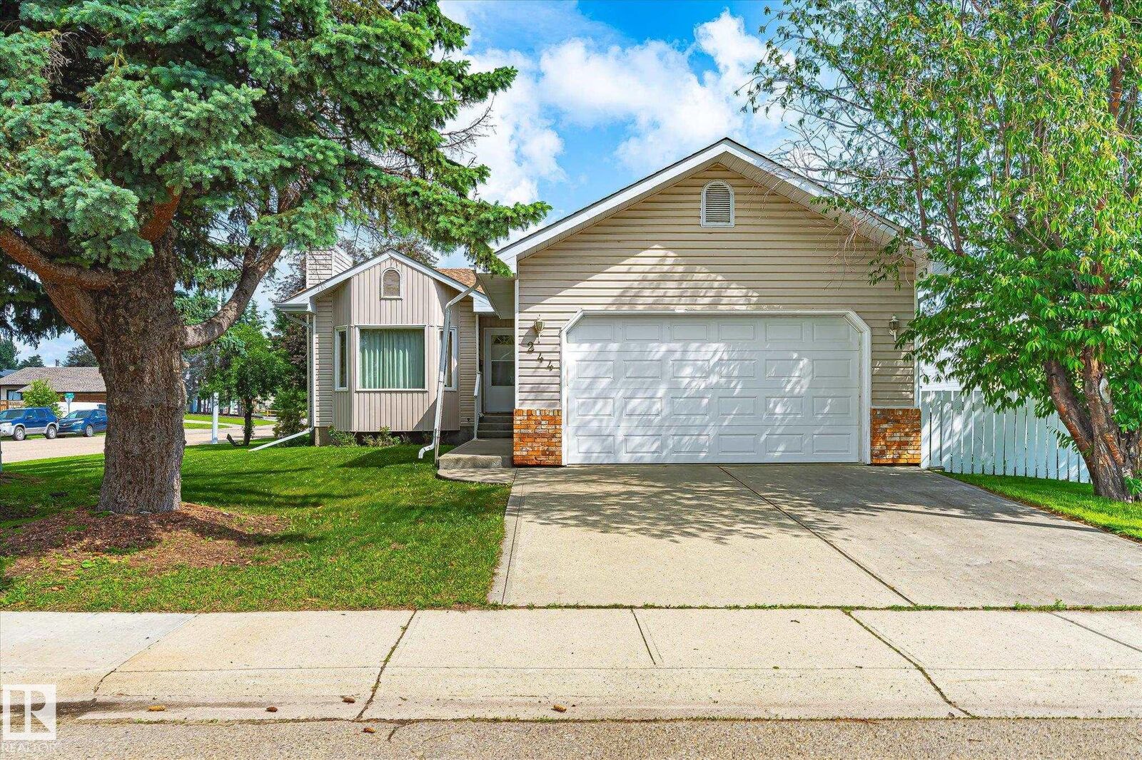 Property Photo:  244 Northmount Drive  AB T9A 3M4 
