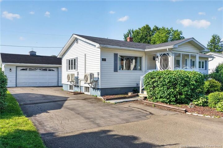 22 Ashburn Avenue — photo 1