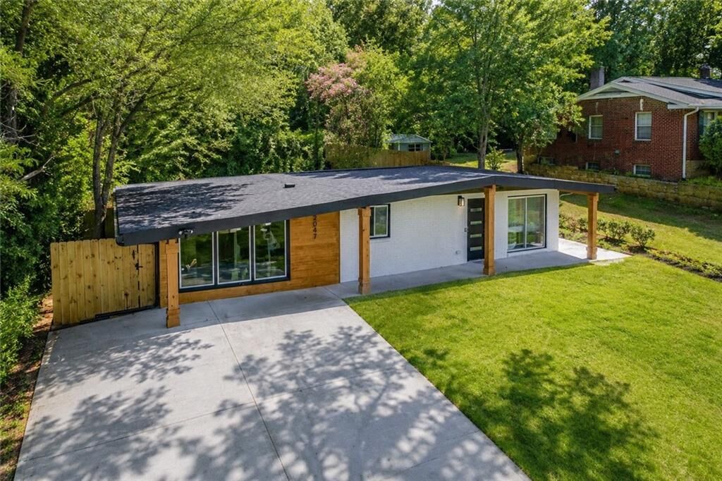 Property Photo:  2047 Boulderview  GA 30316 