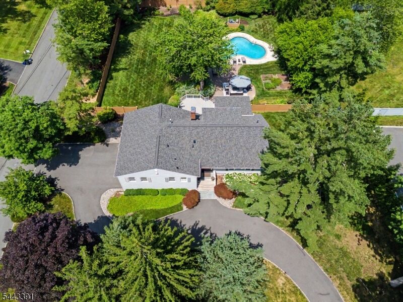 Property Photo:  6 Coventry Rd  NJ 07039 