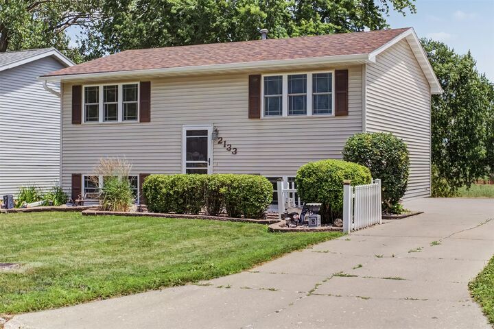 Property Photo:  2133 10th Street  IA 50201 
