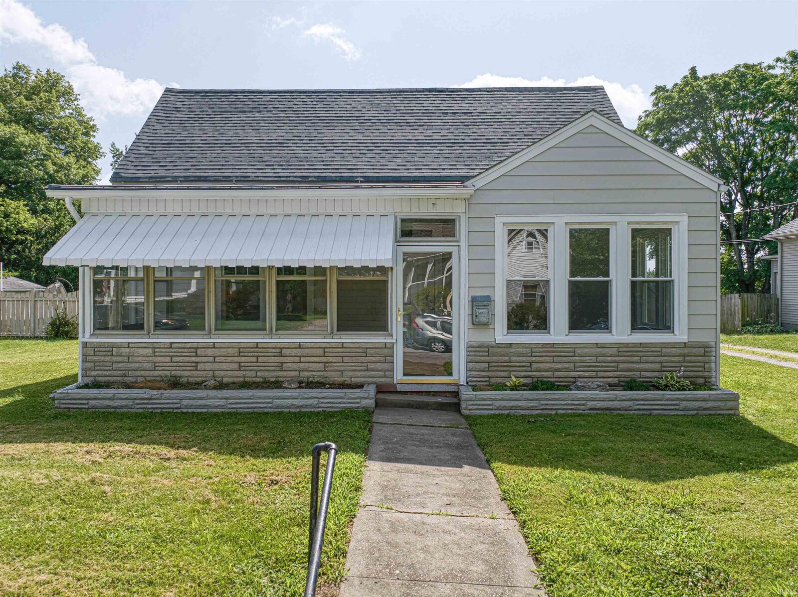 Property Photo:  332 S First Street  IN 47601 