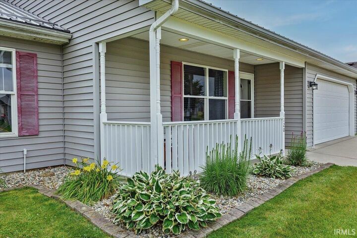Property Photo: 1120 East Ridge Drive IN 46733