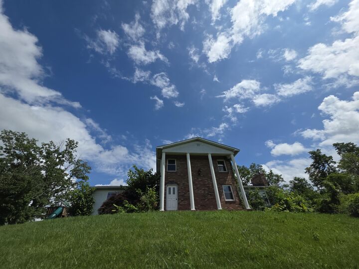 Property Photo:  874 N Richmond Road  KY 40403 