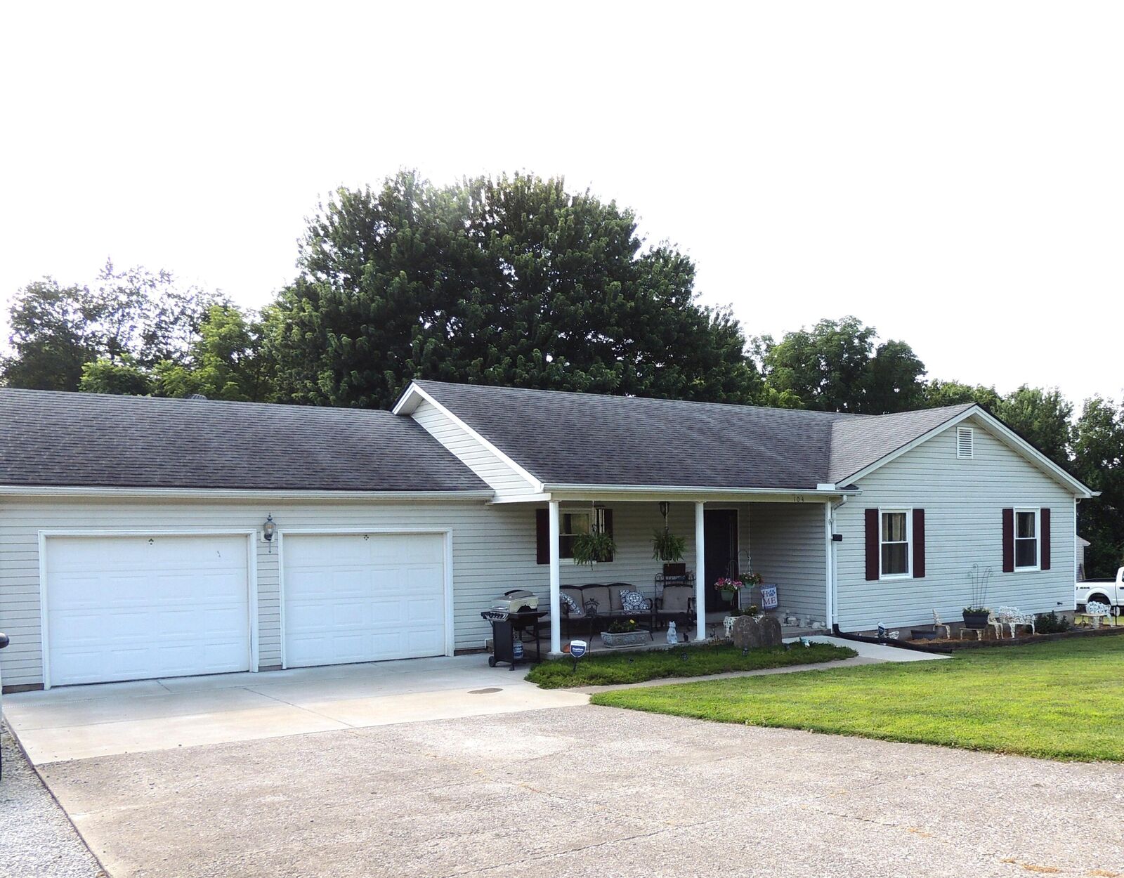 Property Photo: 104 Thomas Street KY 40601