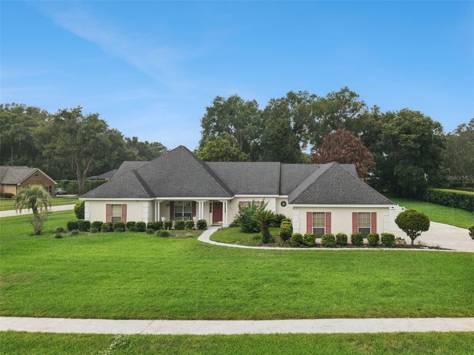 Property Photo: 2512 Tryon Place FL 34786
