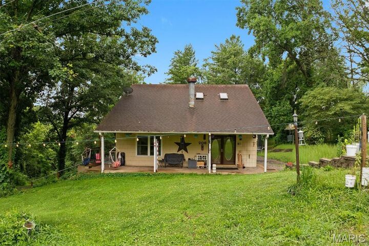 Property Photo: 206 Pamela Drive IL 62223