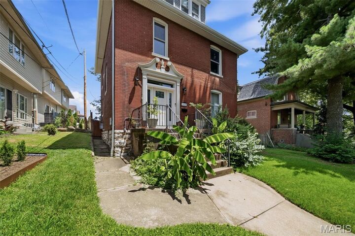 Property Photo:  2010 Forest Avenue  MO 63139 