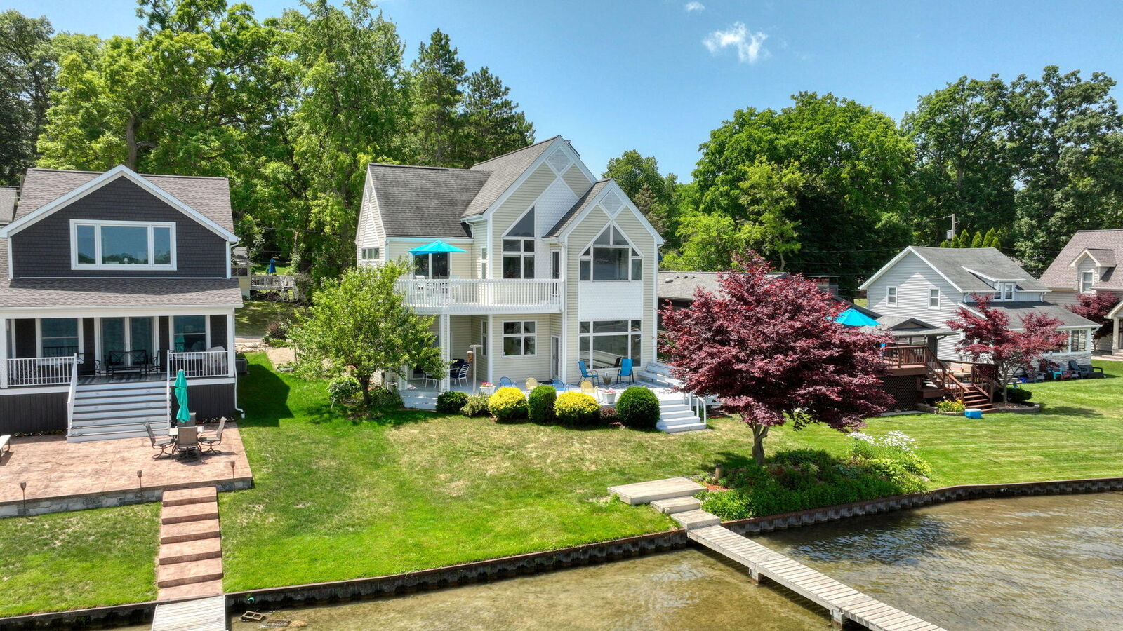 Property Photo:  413 Oakwood Avenue  MI 49234 