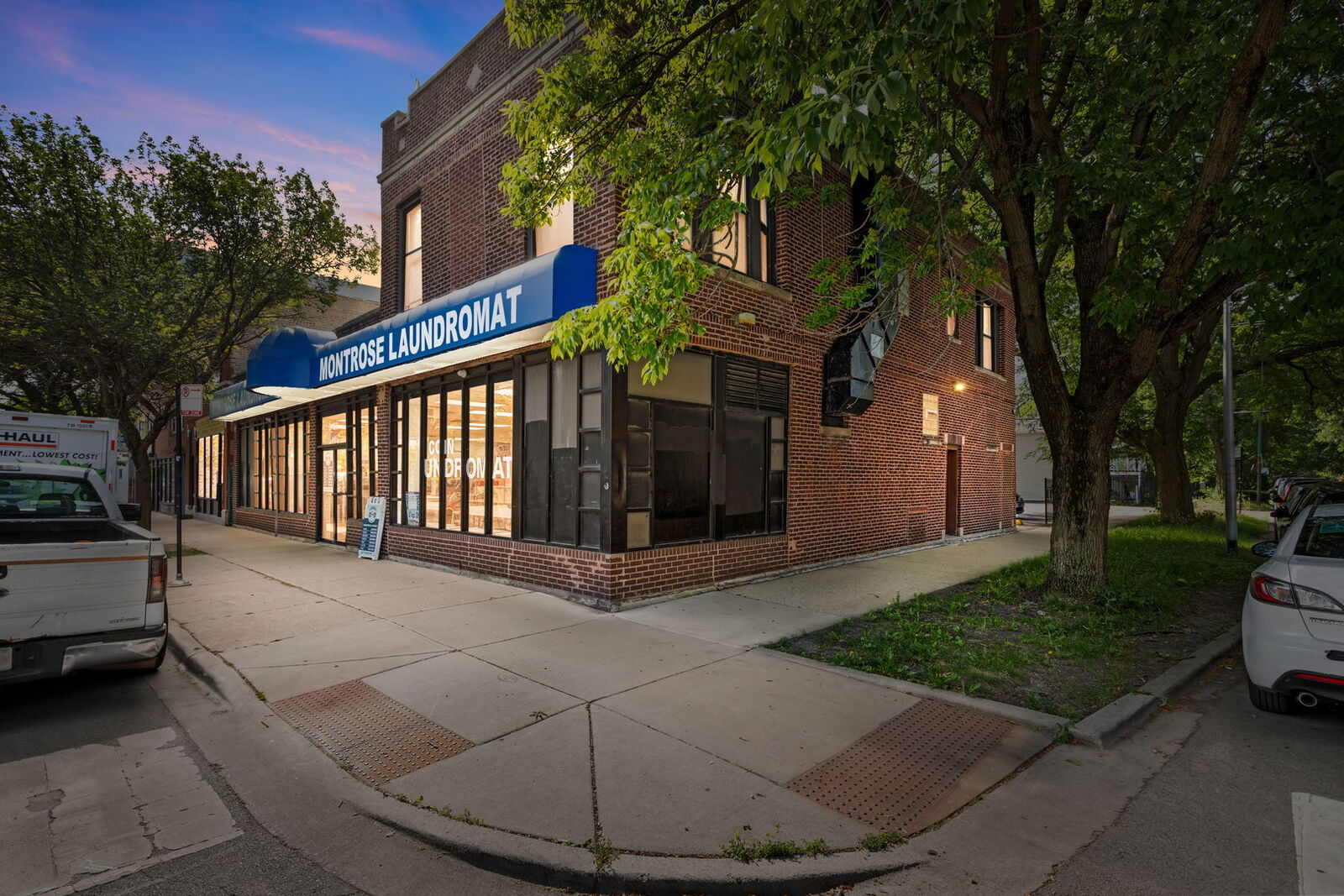Property Photo:  3461 W Montrose Avenue 2  IL 60618 
