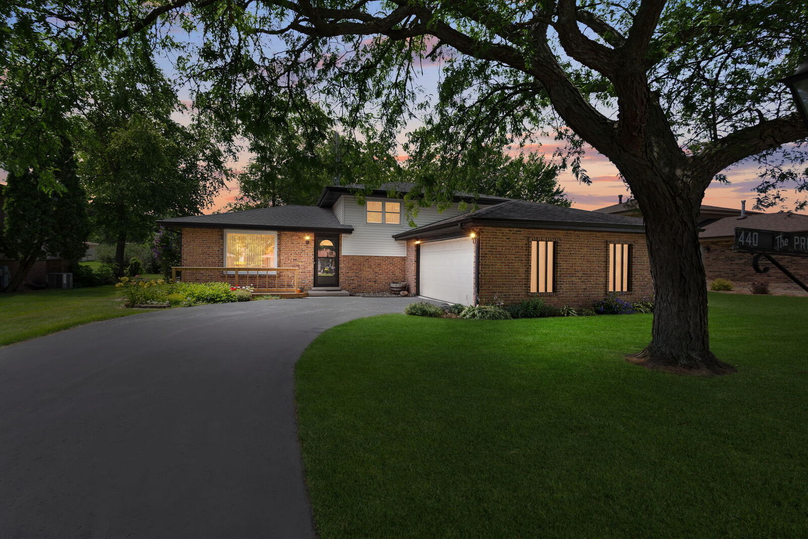 Property Photo:  440 Manor Drive  IL 60468 