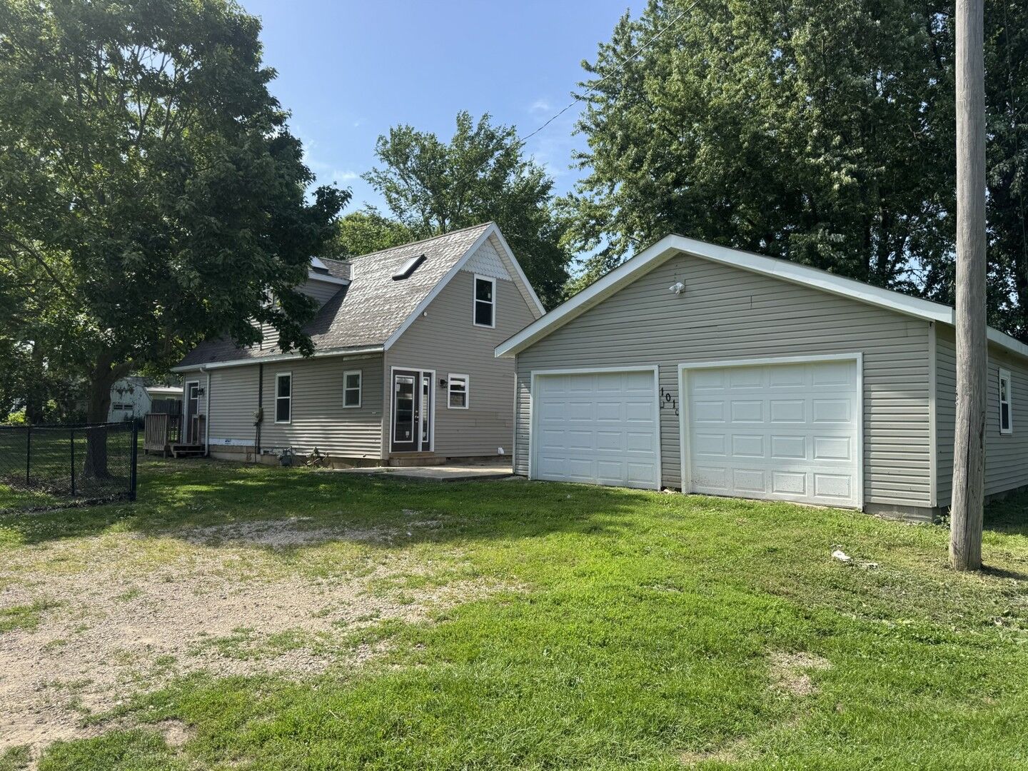 Property Photo:  101 N Vermillion Street  IL 61372 