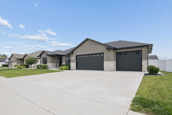 Property Photo:  2254 Trappers Lane  IL 60914 