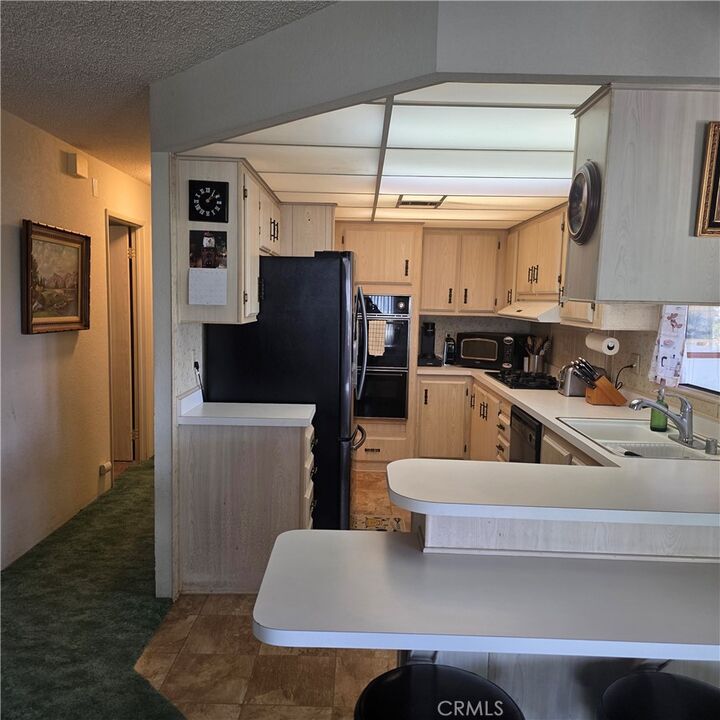 Property Photo:  9570 Crestknoll  CA 92320 