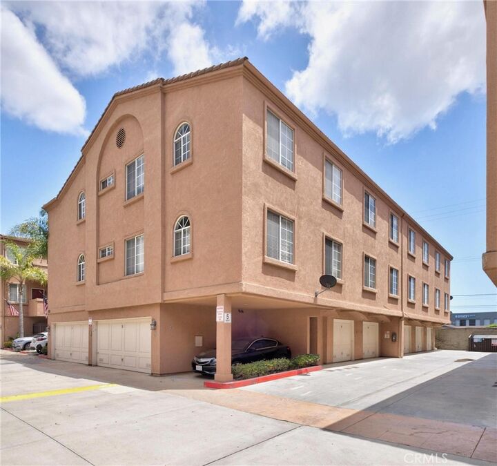 Property Photo:  21846 S Vermont Ave 3  CA 90502 