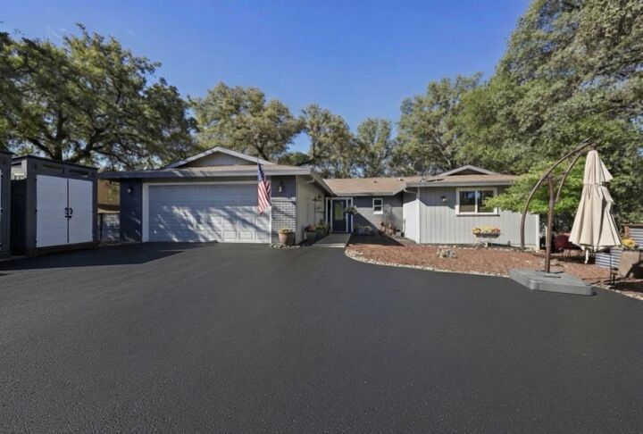 Property Photo: 19179 Swallow Way CA 95946